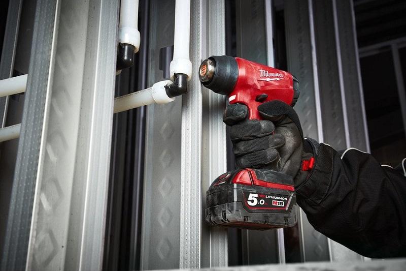 Фен технический компактный Milwaukee M18BHG-502C аккумулят.